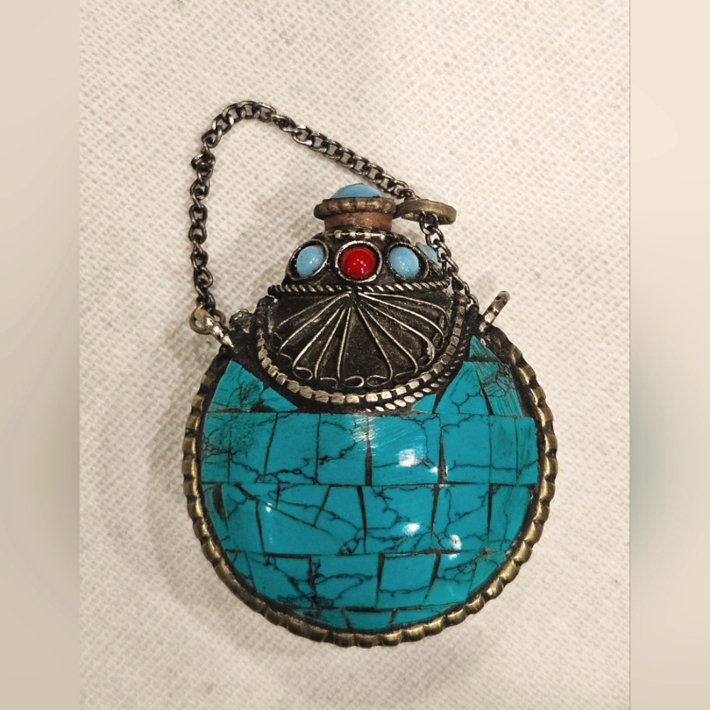 Vintage Snuff Bottle Tabetan Handcrafted Silver Turquois A+ Condition